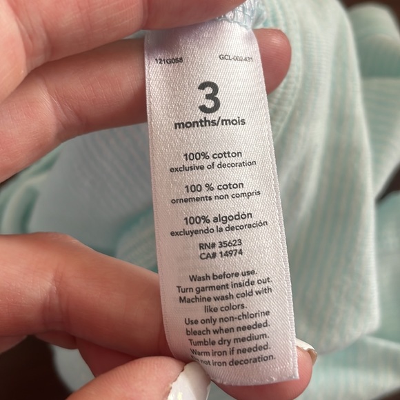 Carter’s bodysuit - Picture 2 of 3